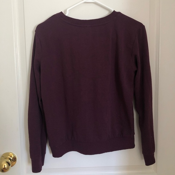 3 FOR $40 ‼️ H&M Burgundy Crewneck - Picture 3 of 3